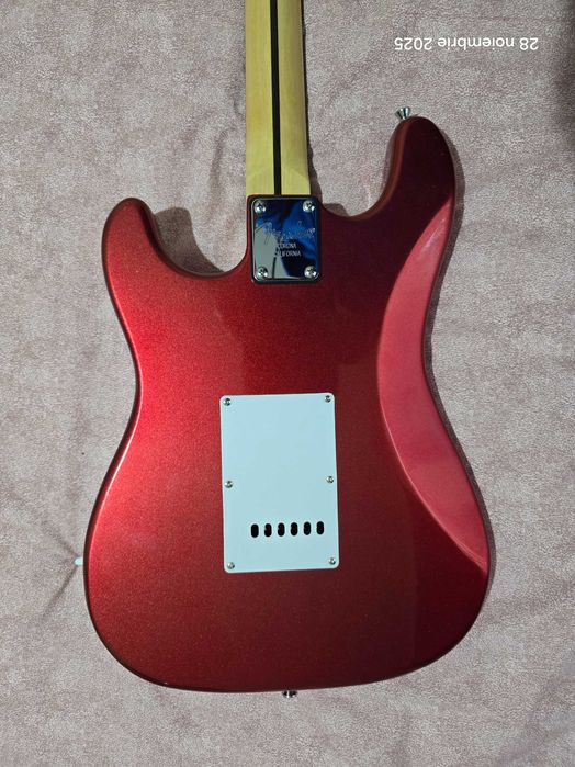 Chitara electrica Fender Standard Stratocaster SSS - Candy Cola