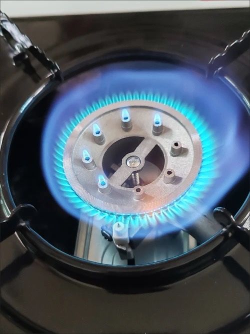 Прототивная газовая плитав чемодане идеалый выбор для пикника ирыбалки