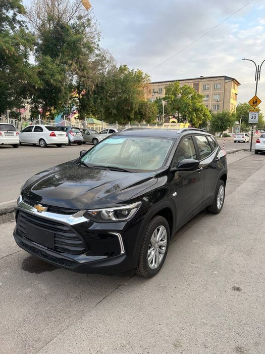 Tracker 2  sotiladi 2023 yil yengi yurmagan moshina