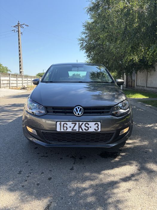 VOLKSWAGEN Polo