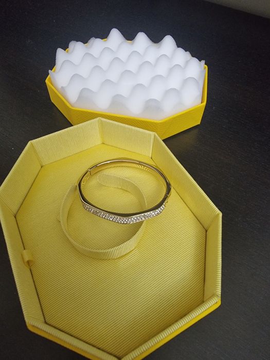 Bratara Swarovski noua