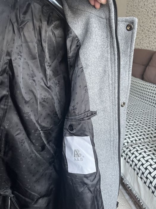 Продам новое пальто