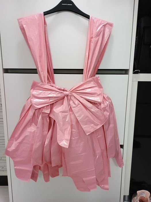 Rochie din materiale reciclabile