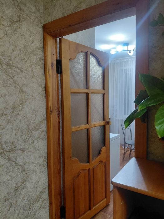 Продам двери деревянные