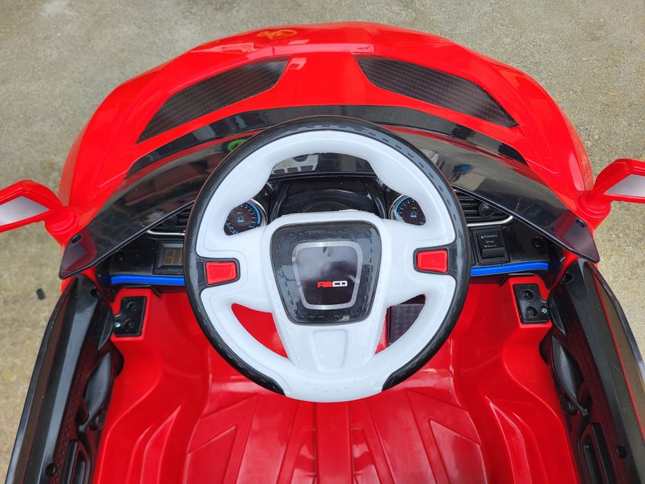 Детска кола на батерия с дистанционно