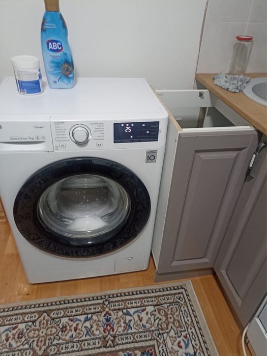 Срочно продам кухонный гарнитур. Без мойки!