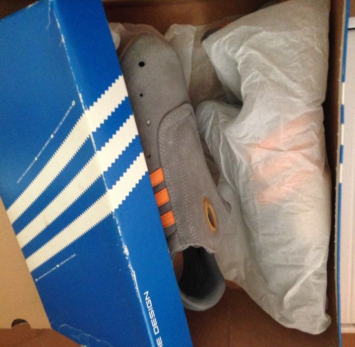 Pantofi de tip "slip on", Adidas, marime 38, piele intoarsa, noi.