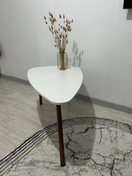 Продам журнальный столик