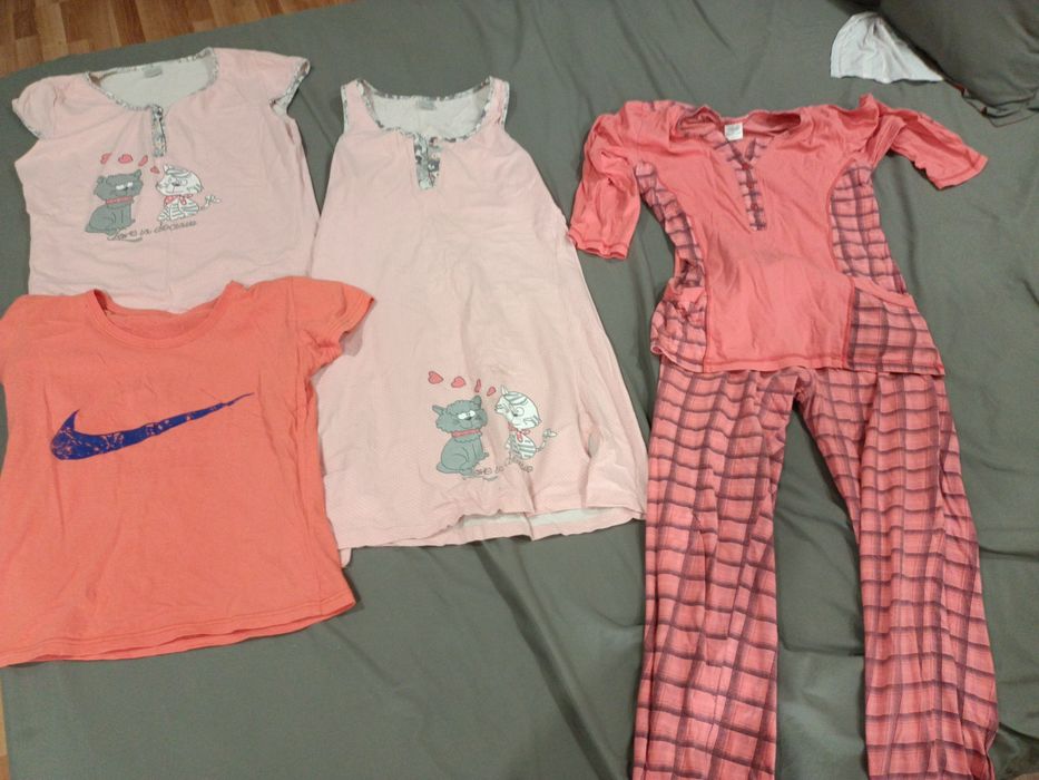 Отдам вещи на девушку