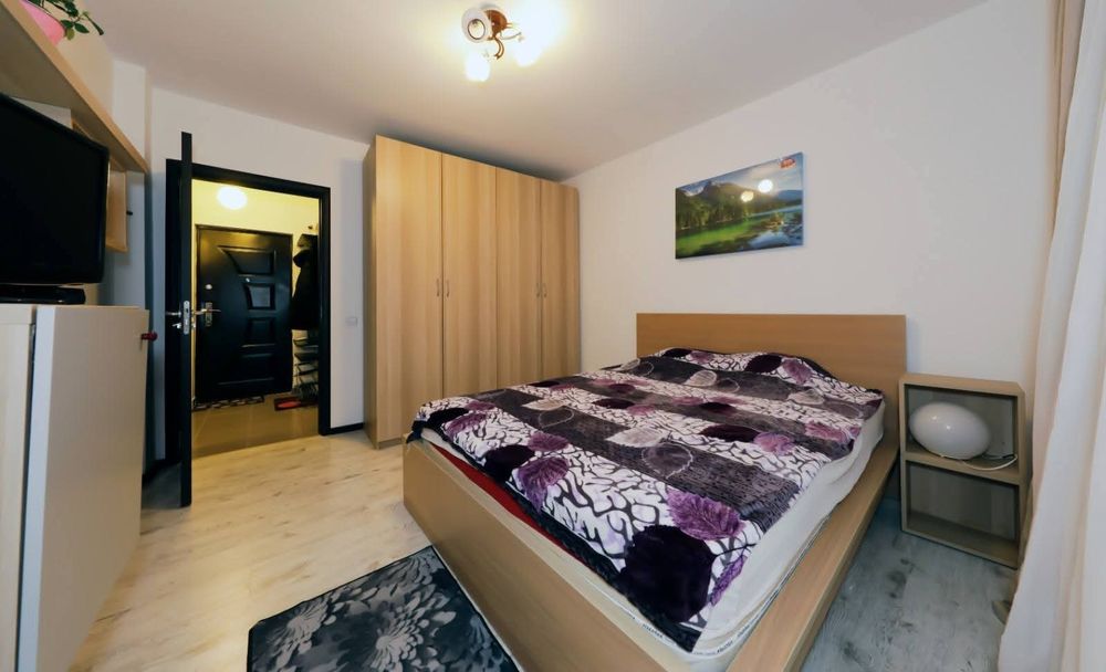 Închiriez apartament 3 camere