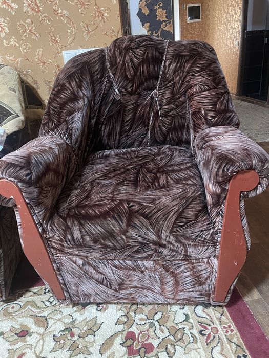 Два дивана четыре кресла