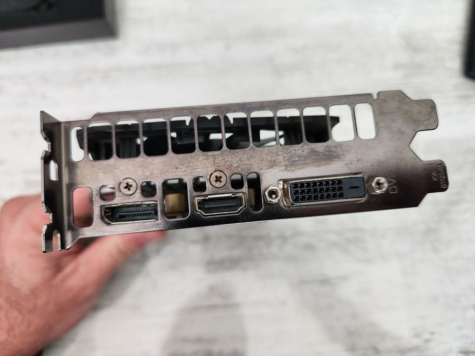 Видео карта AMD ASUS STRIX Radeon RX 560 4GB