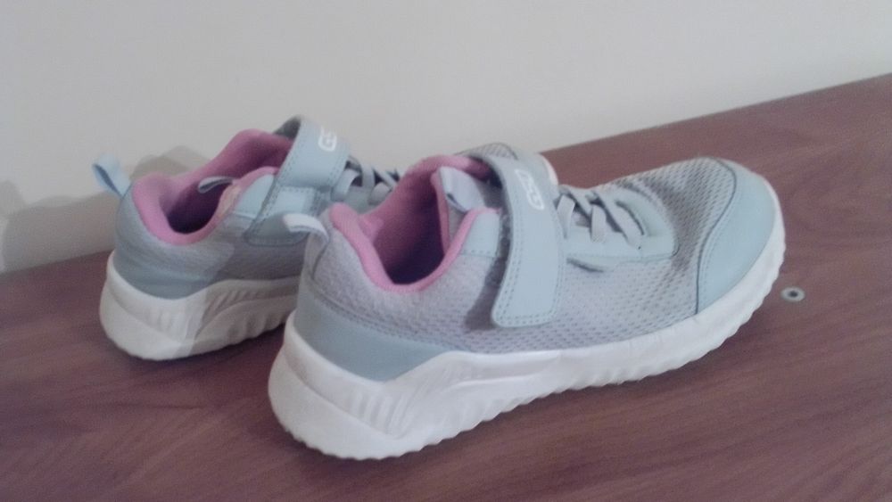 Кроссовки для девочки 34 размер