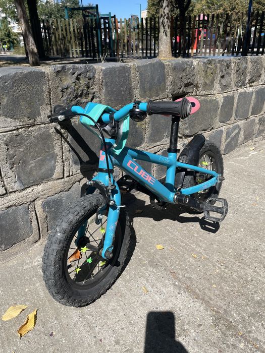 Bicicletă copii CUBE Cubie 120 – cu pedale și roți ajutătoare