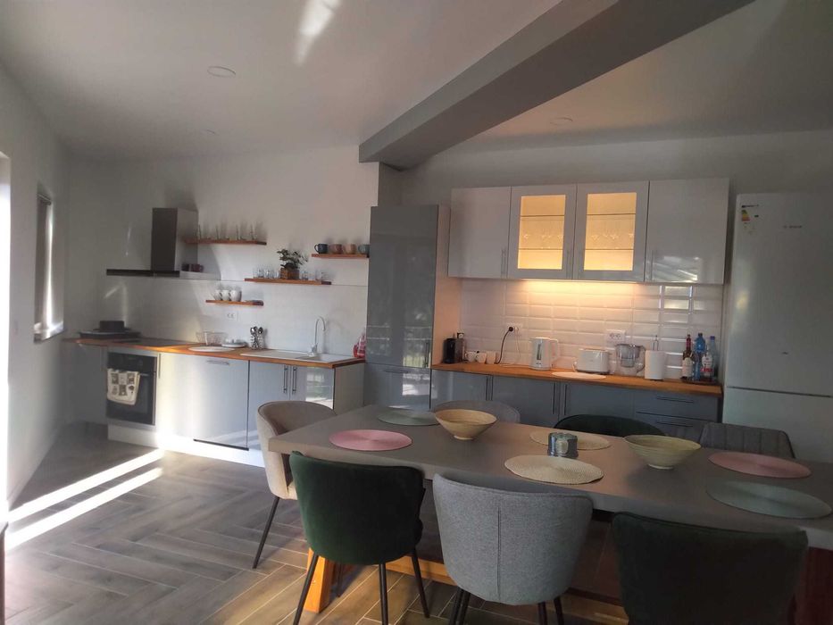 Apartament 120mp + curte generoasa