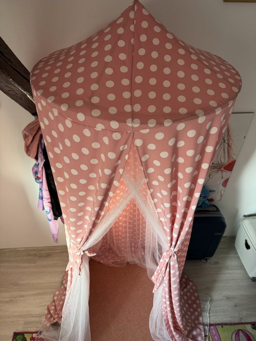 Baldachin cu perna si tulle