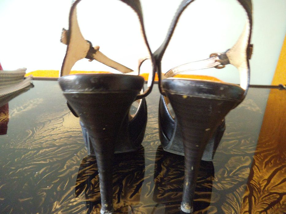 Дамски сандали номер 38-2 чифта