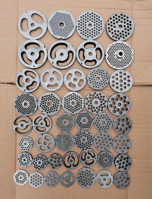 Решетки и ножове за месомелачки.  Електрически и ръчни месомелачки.