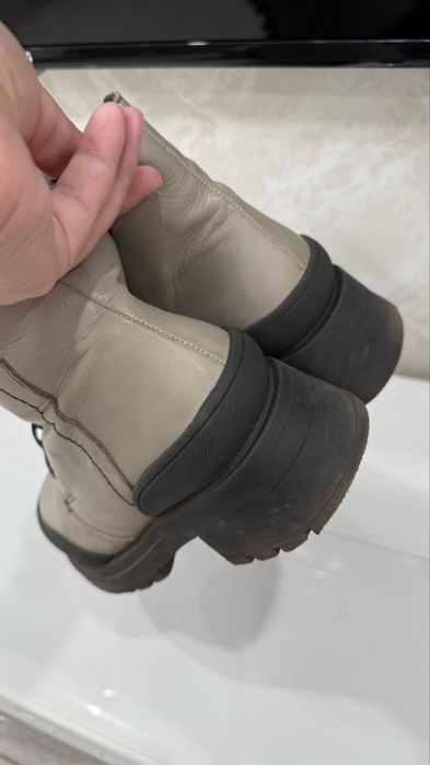 Подростковые кожаные ботинки 37 размер