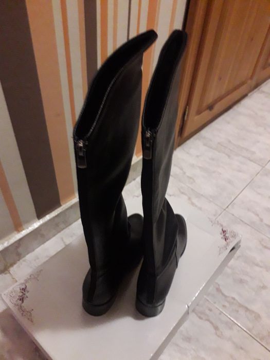 2бр. високи ботуши в черно