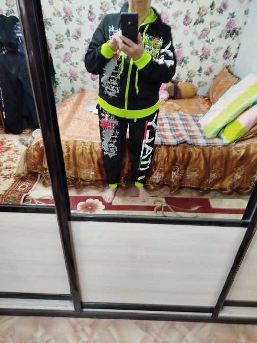 Женская одежда , спортивный костюм