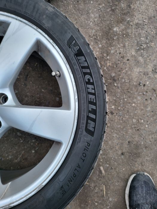 Джанти със зимни гуми мишелин 18 цола  спорт пакет 5х112 централен отв