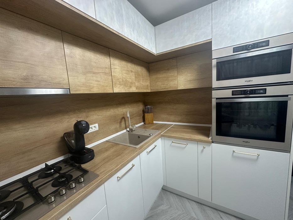 De vanzare apartament 3 camere