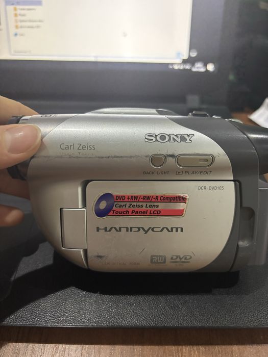Видеокамера SONY DCR-DVD105