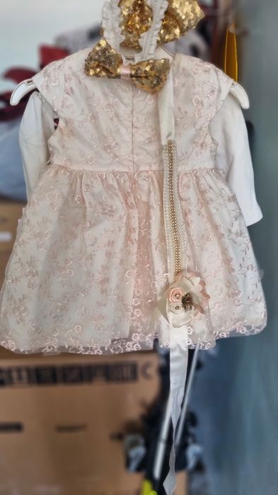 продам платье для малышки