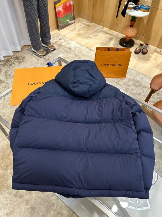 Geaca Louis Vuitton cu umplutura de puf Premium