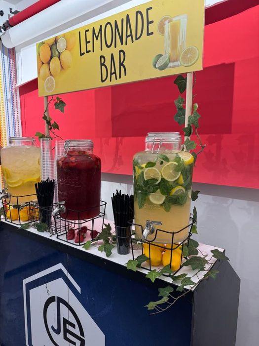 Jhonny's Events(Open Bar,Tort Shoturi,Oglinda Foto,Lemonade bar,Fum greu, Baloane cu fum)
