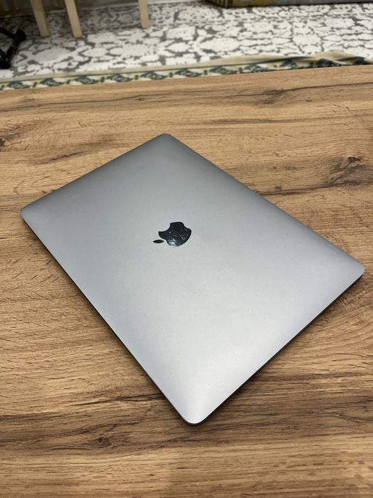 Продаётся Macbook pro 2017