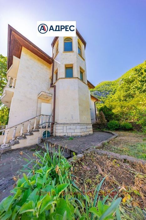 Къща в Враца, област-с.Бели извор площ 270 цена 225000