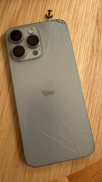 Vand iPhone 15 Pro Max în stare de funcționare perfectă.