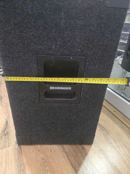 Vând Boxă BEHRINGER Eurolive B1520