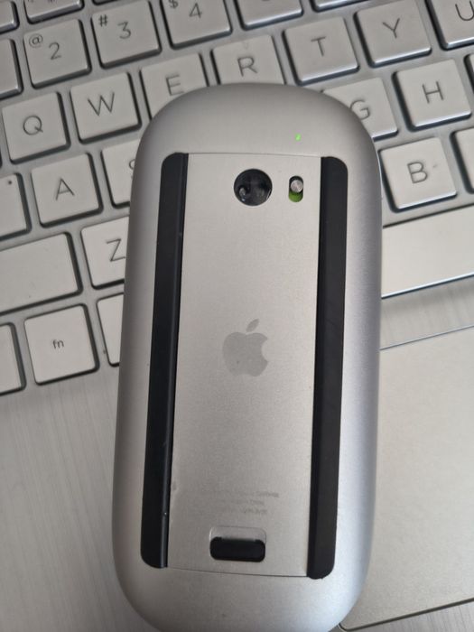 Mouse Apple cu baterii incluse