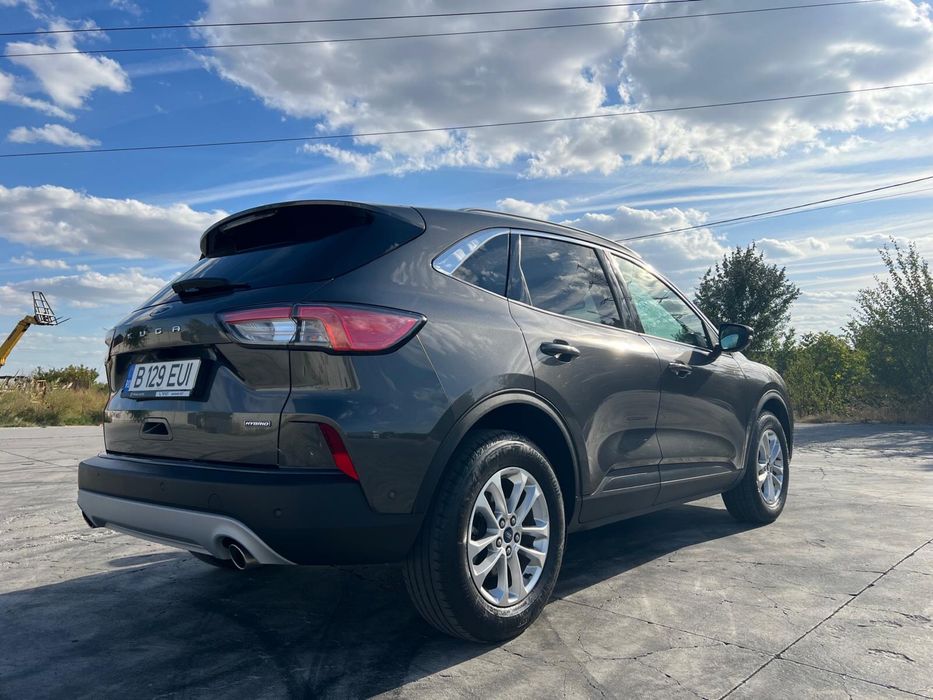 FORD Kuga 2023 — imagine 5
