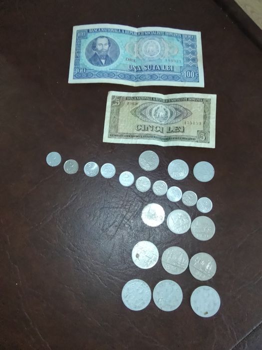 Bancnote și monezi comuniste