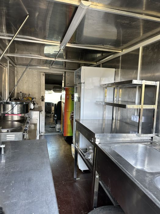 Vand Auto fast food complet echipat