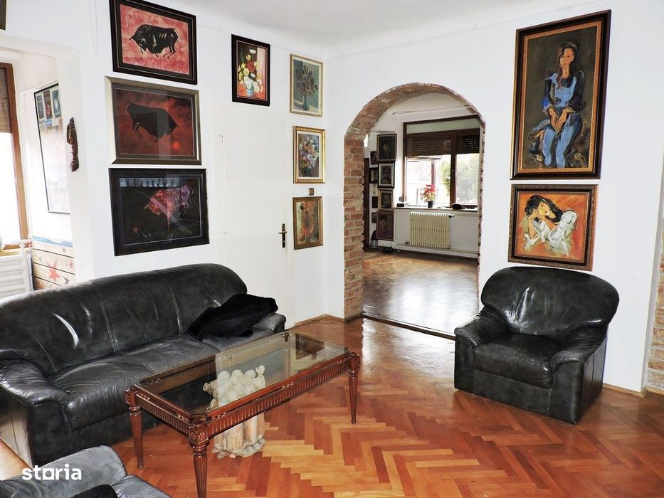 Vila impunatoare in Andrei Muresanu, D+P+M, teren 475 mp