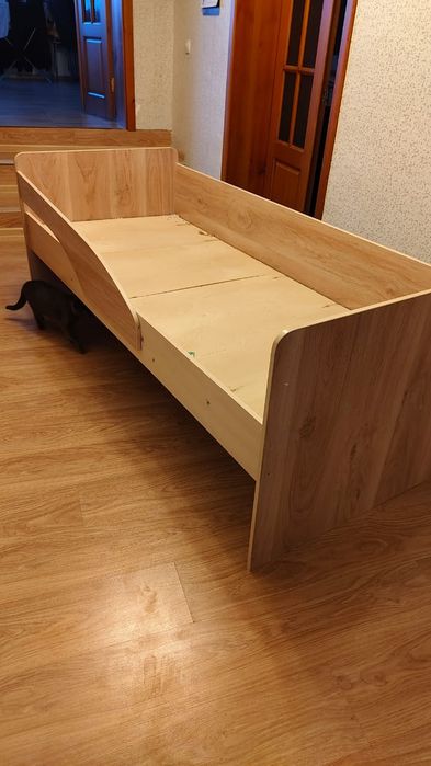 Продам кровать без матраса