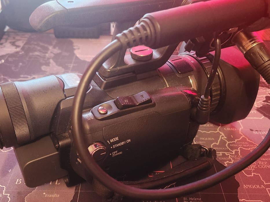 Camera video profesionala JVC gy hm100e