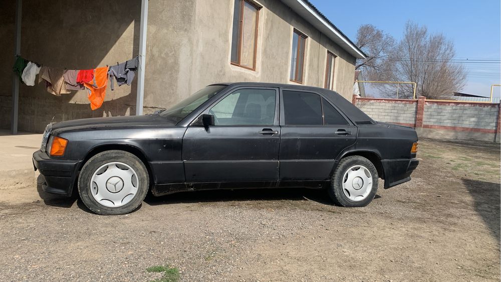 Mercedes                                    190