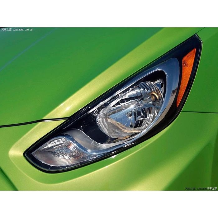 Стекла фар Hundai accent 11-14г.