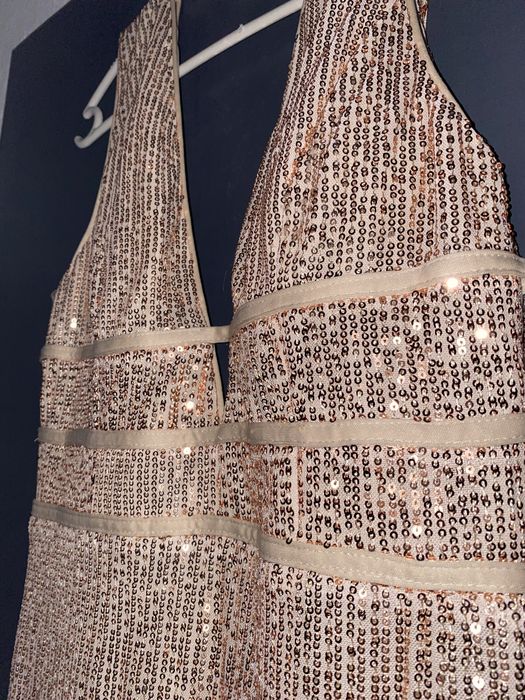 Официална рокля.