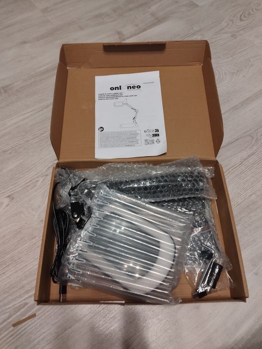 Lampă Cu Lupă Dreptunghiulară XL Onlyneo MAGN100BK 10X, Cu Talpă De Birou, Neagră