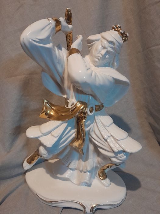 Bibelou, statuie din portelan