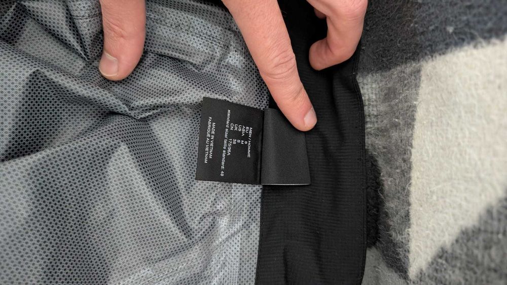 Geaca barbati  marimea S impermeabila ciclism Jack Wolfskin - noua