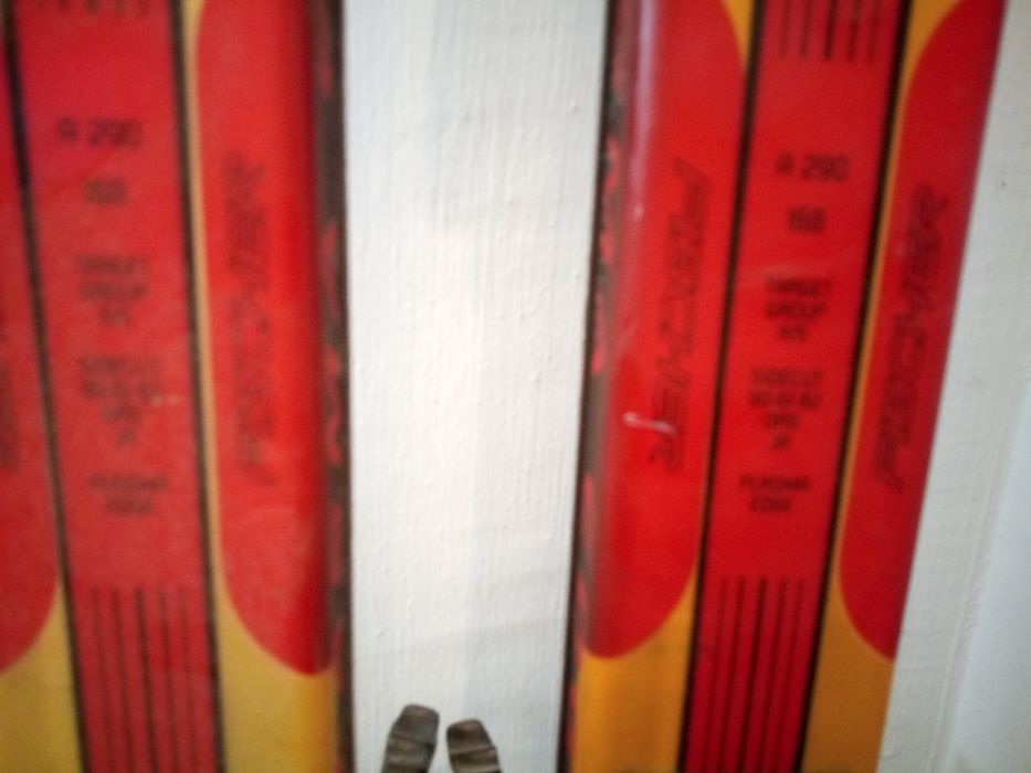 Vând schiuri adulți Fischer RC4 cu legături