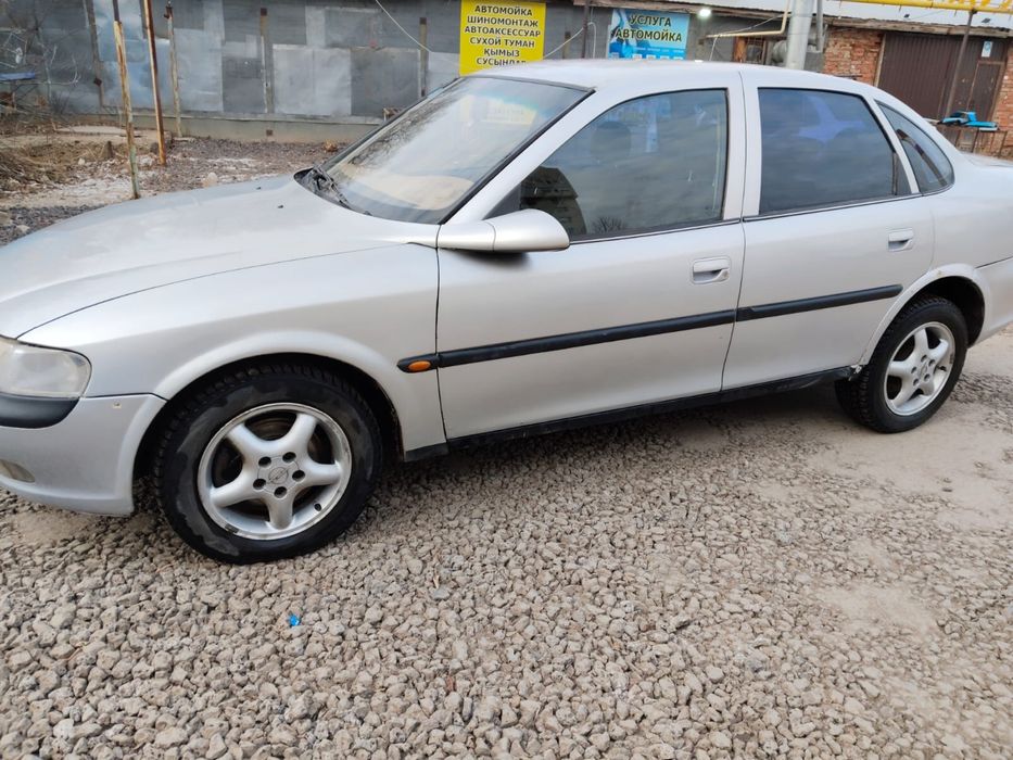 Продам опель вектра Б срочно